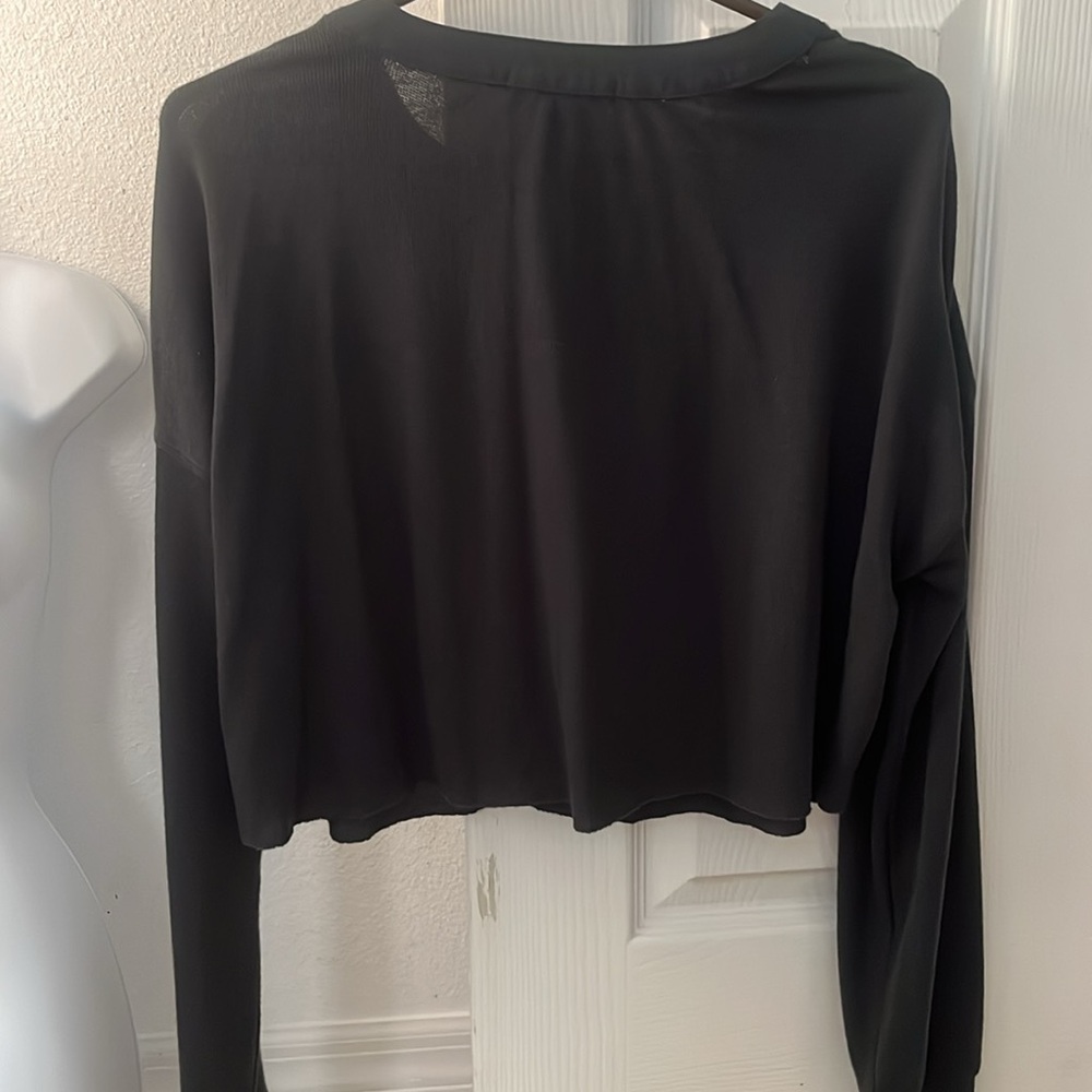 Forever 21 Dark Navy Blue Button-Up Crop Top - Size Large - $10 - Picture 4 of 5